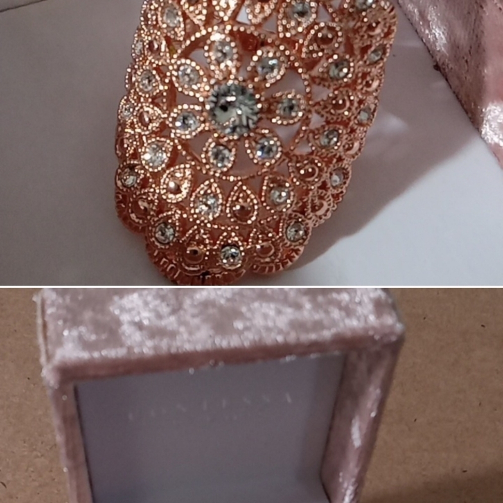 Elegant Gold Crystal ring